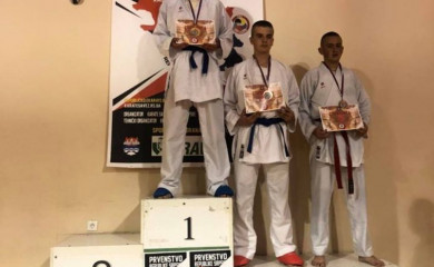 Tri bronze za fočanske karatiste na Prvenstvu Srpske