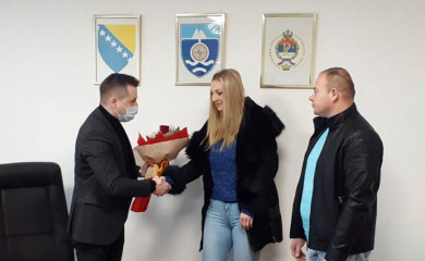 Zlatnik za prvorođenu bebu u Foči