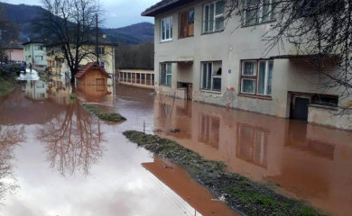 Bistrica poplavila dvije stambene zgrade u Miljevini