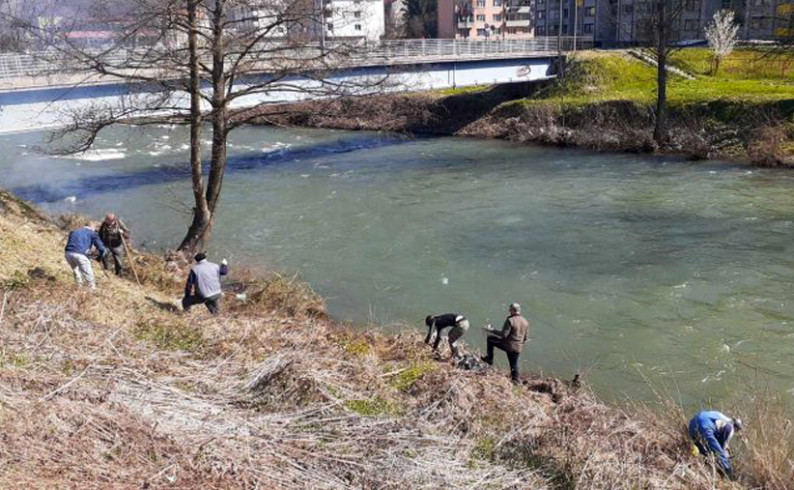 U toku akcija čišćenja obala rijeke Ćehotine