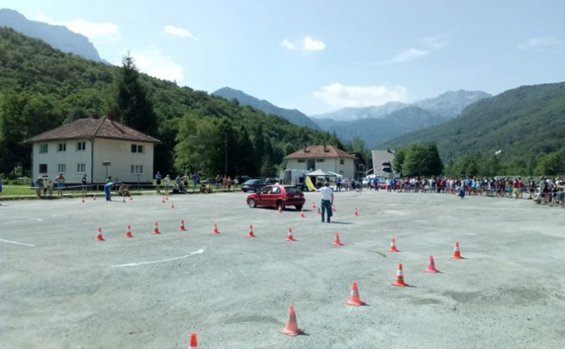 AMS RS: Reli na Sutjesci obnovljen 2001. od kada se redovno održava