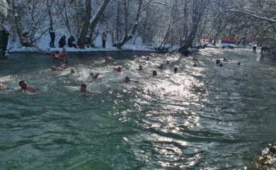 Bogojavljensko plivanje za Časni krst na Ćehotini i Bistrici