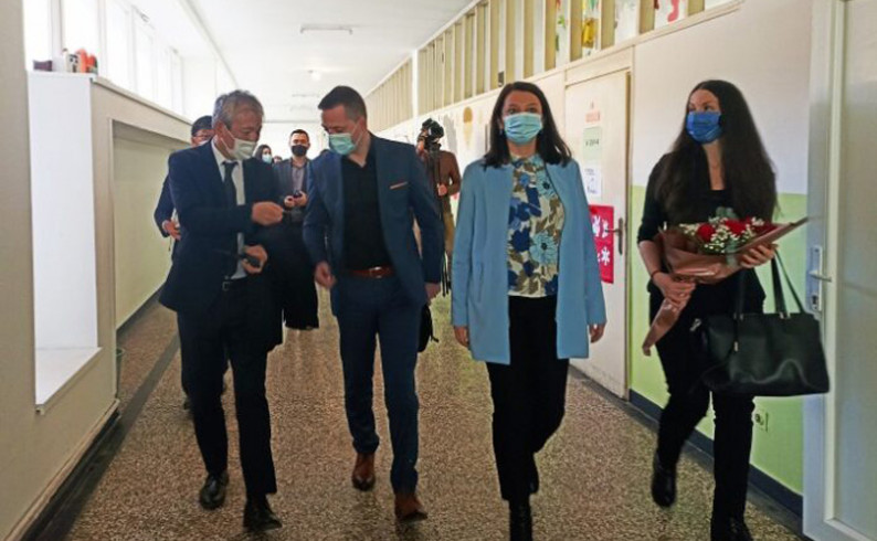 Zahvalnost narodu Japana za doprinos obnovi škole