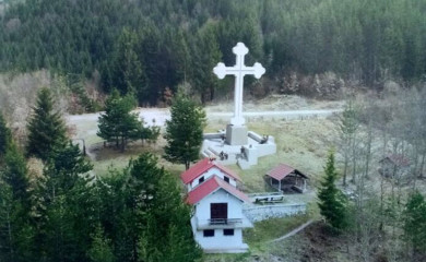 Sutra dobrotvorno veče za gradnju spomen krsta na Dubu