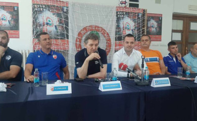 Crvena zvezda i Vojvodina otvaraju 17. Fudbal frends