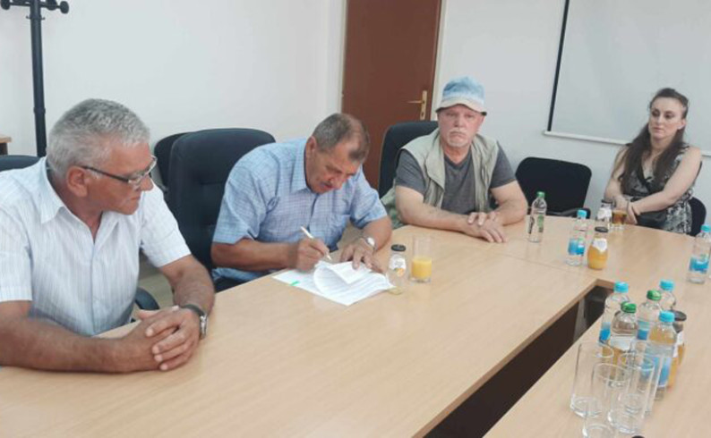 Građevinski materijal za obnovu šest kuća
