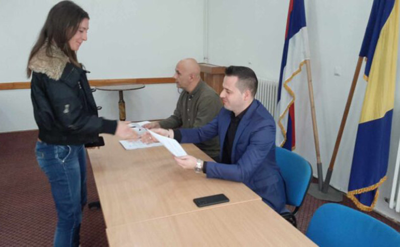 Đacima nezaposlenih roditelja po 200 KM pomoći
