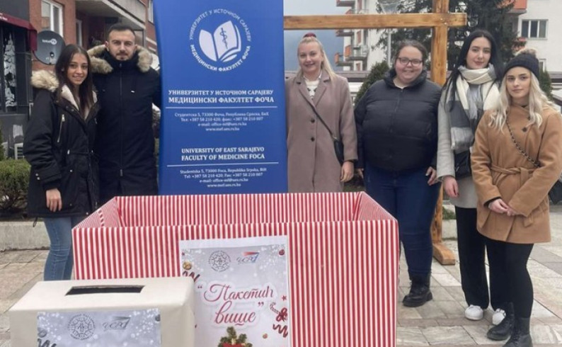 Studenti prikupljaju slatkiše i novac za paketiće
