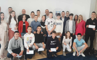 Znanje je moć- opština nagradila republičke šampione