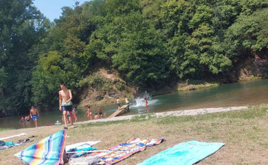 Mještani Lazareva uređuju omiljeno kupalište - angažovali i mehanizaciju