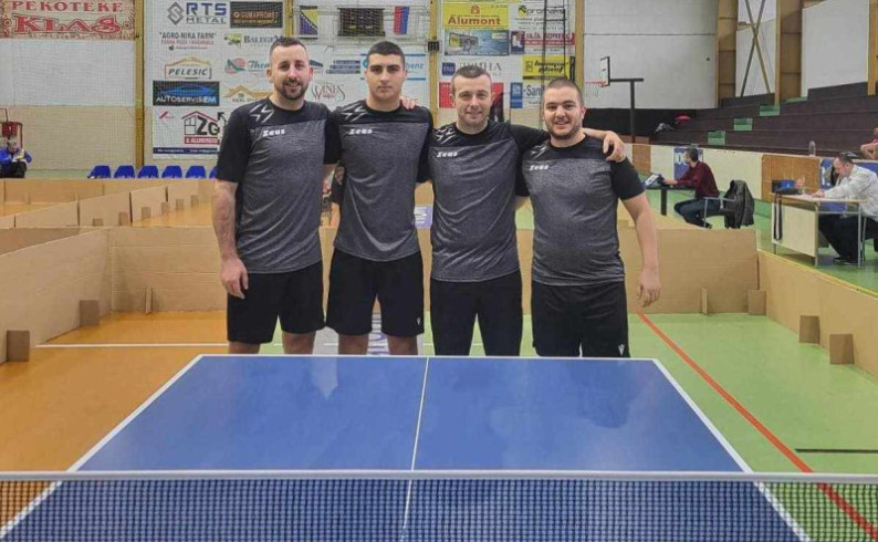 Stonoteniseri bez poraza, četvrta pobjeda košarkaša, uspješni i fudbaleri i odbojkašice