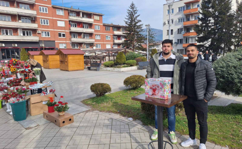 Studenti na trgu prikupljaju pomoć za liječenje majke i ćerke iz Zvornika