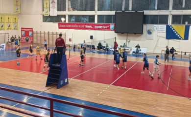 Pobjeda odbojkaša, poraz odbojkašica