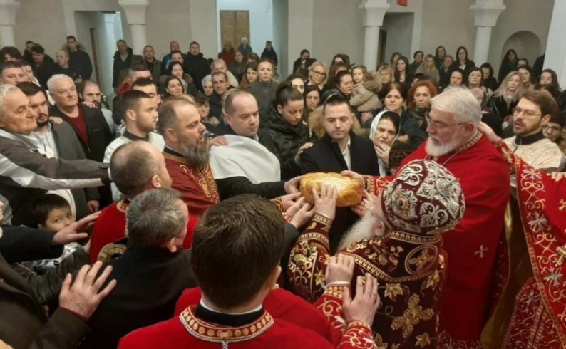 Slava Hrama Svetog Save: Praznik nas upućuje da je smisao u porodici, Crkvi i međusobnom poštovanju