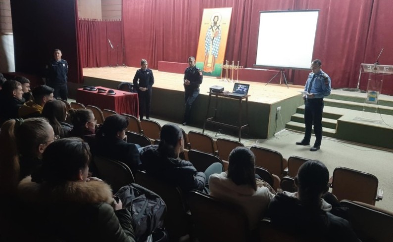 Fočanski srednjoškolci upoznati sa uslovima upisa policijske obuke