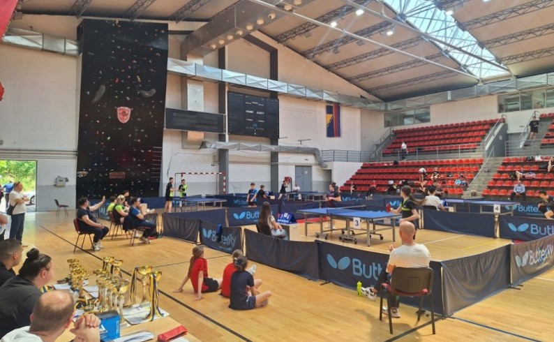 Stoni tenis: Državno prvenstvo u Foči okupilo 80 juniora i mlađih kadeta