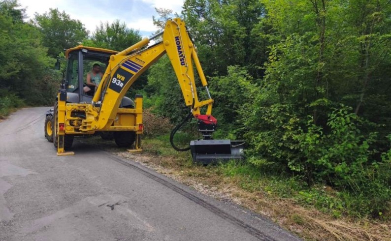 U toku radovi na krčenju i uređenju puta desnom obalom Tare