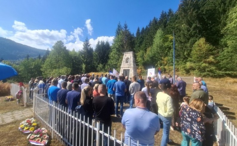 Papratna njiva; Godine prolaze, sjećanje ne blijedi i bol traje