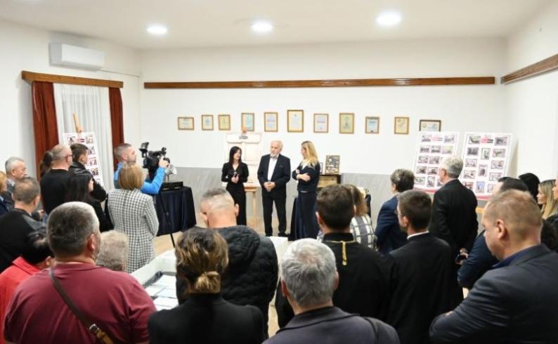 Od prvog signala do danas, pola vijeka Radio Foče uokvireno izložbom